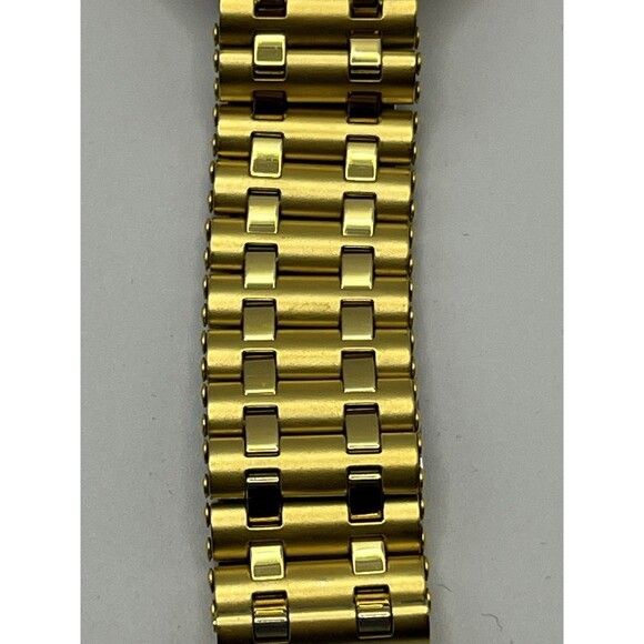 Vintage Bill Blass Watch Womens Gold Tone Diamond Quartz Working 208-6L32 main image 10